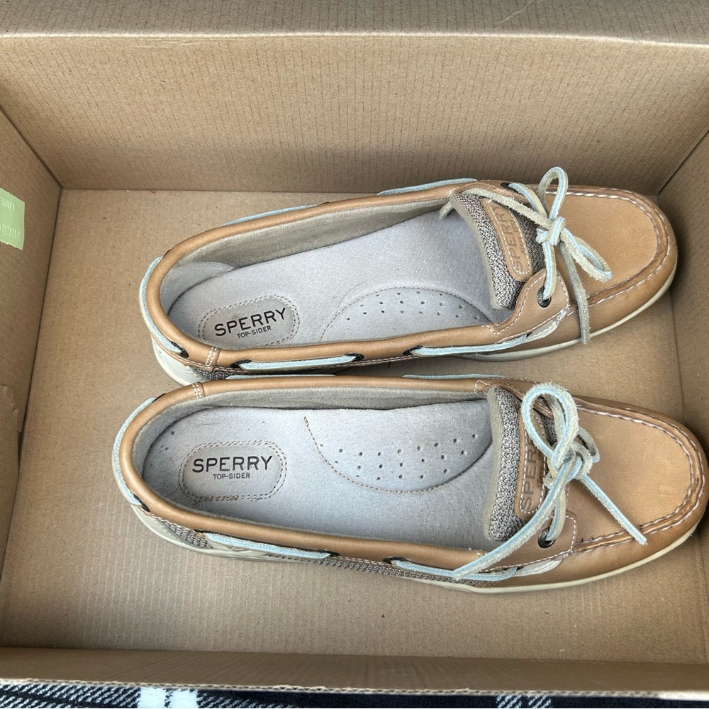 Sperry Tan Flats with Moccasin Stitching